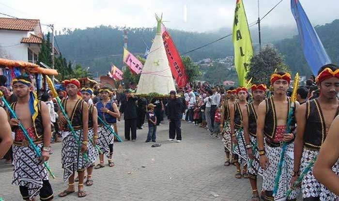 boyong tumpeng